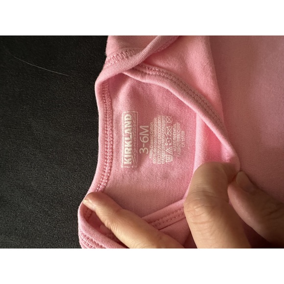 5/$10 Kirkland onesie/bodysuit short sleeve 3-6 months - Picture 2 of 3